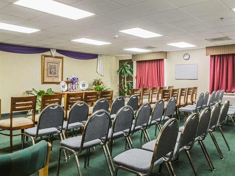 Quality Inn & Suites North מונטגומרי מראה חיצוני תמונה