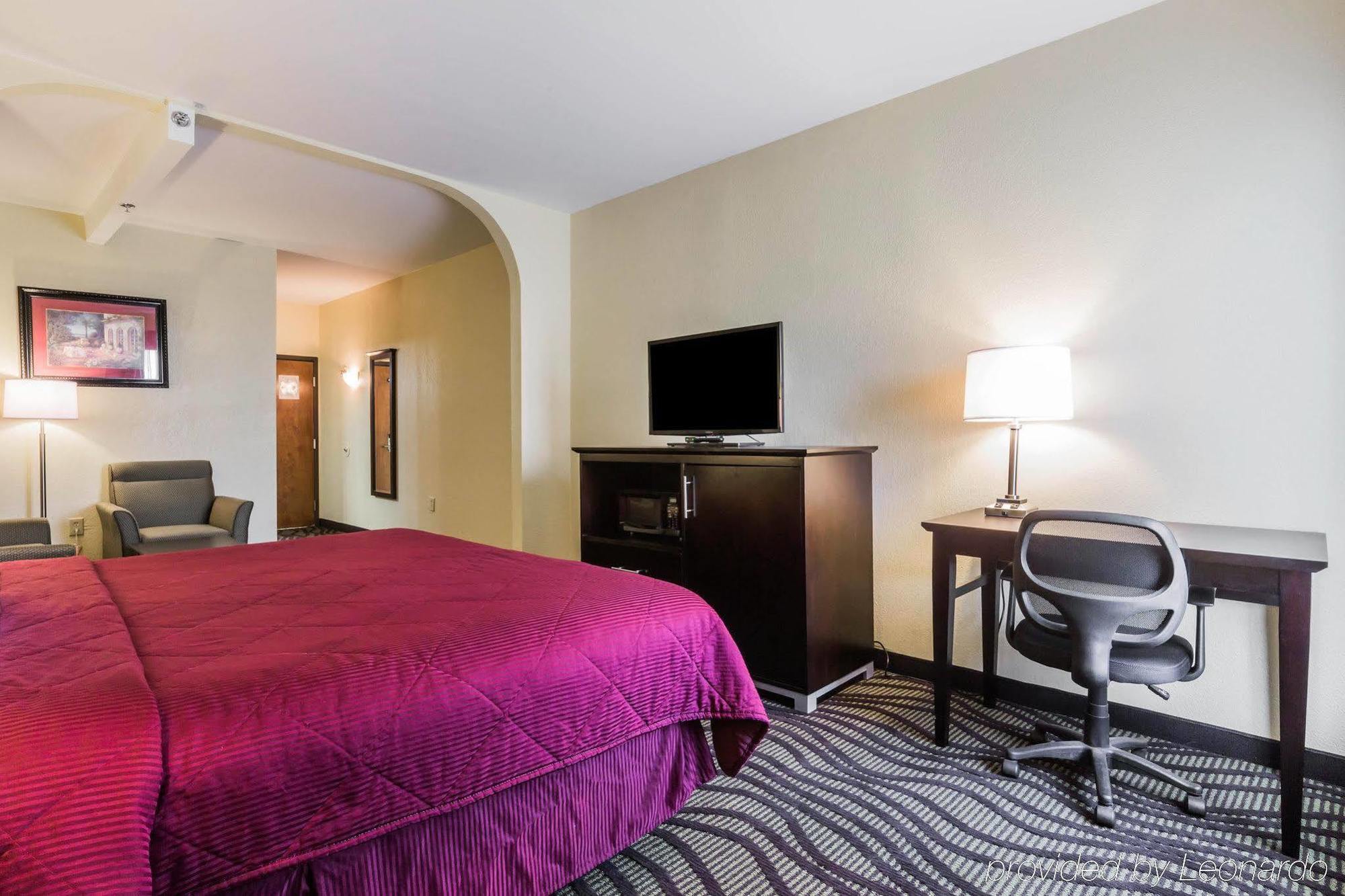 Quality Inn & Suites North מונטגומרי מראה חיצוני תמונה