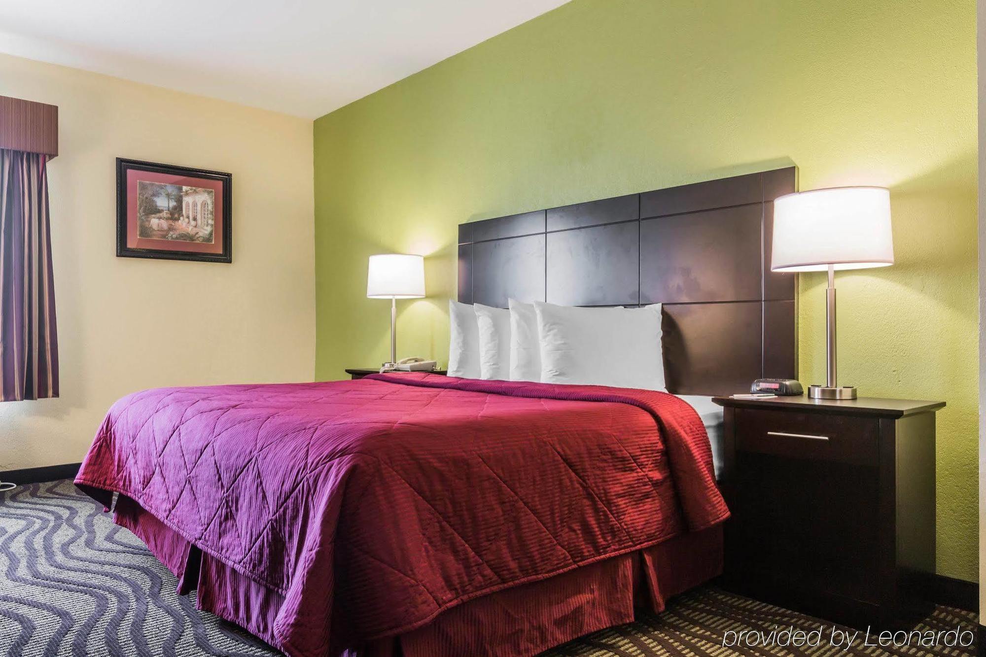 Quality Inn & Suites North מונטגומרי מראה חיצוני תמונה