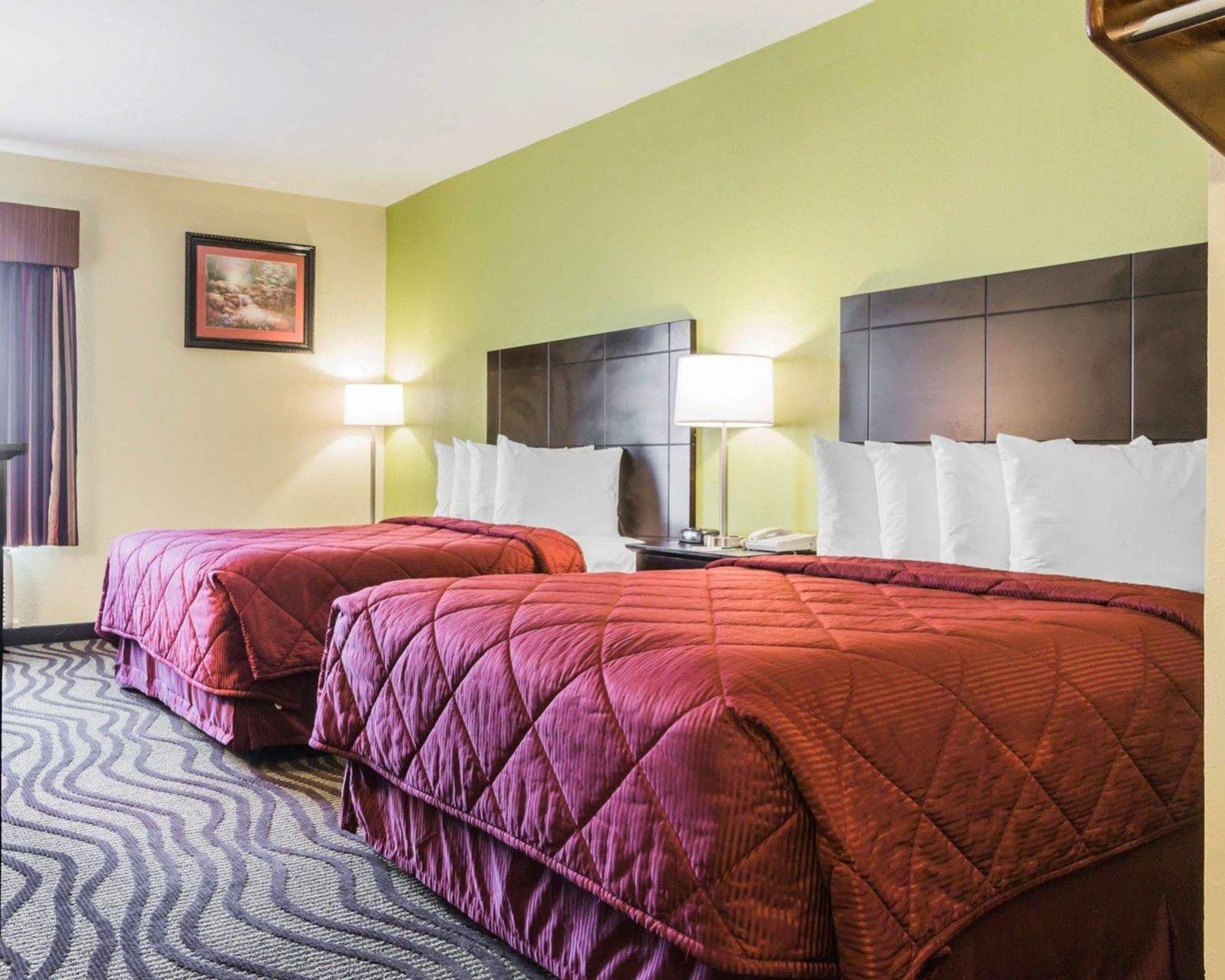 Quality Inn & Suites North מונטגומרי מראה חיצוני תמונה