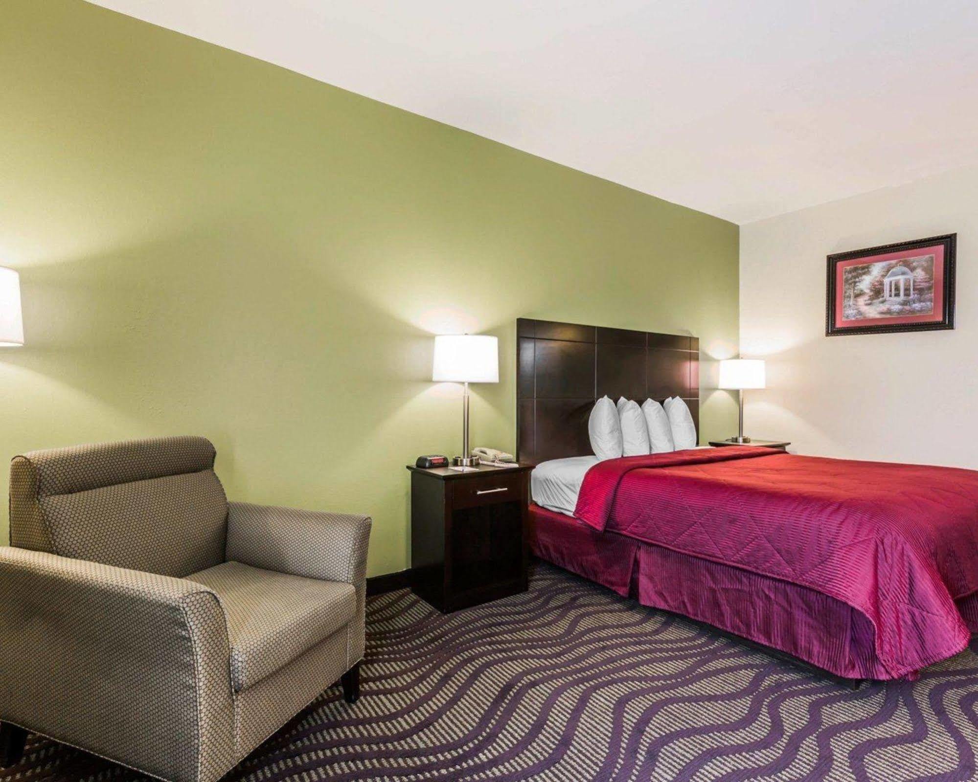 Quality Inn & Suites North מונטגומרי מראה חיצוני תמונה