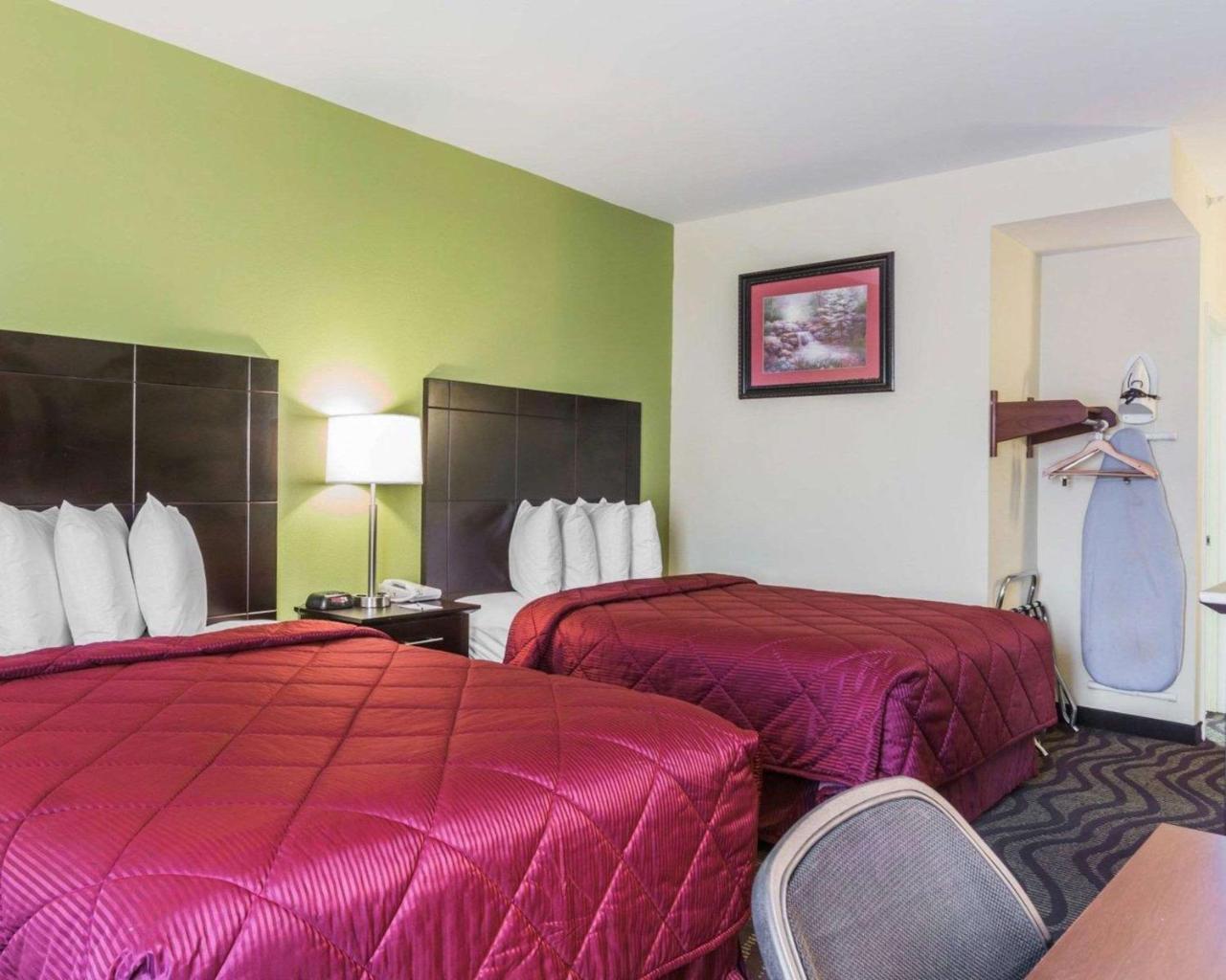 Quality Inn & Suites North מונטגומרי מראה חיצוני תמונה